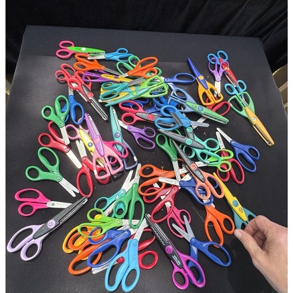Huge Lot Of Paper Edgers Decorative Edge & Kids Scissors Teacher Classroom - Picture 9 of 9
